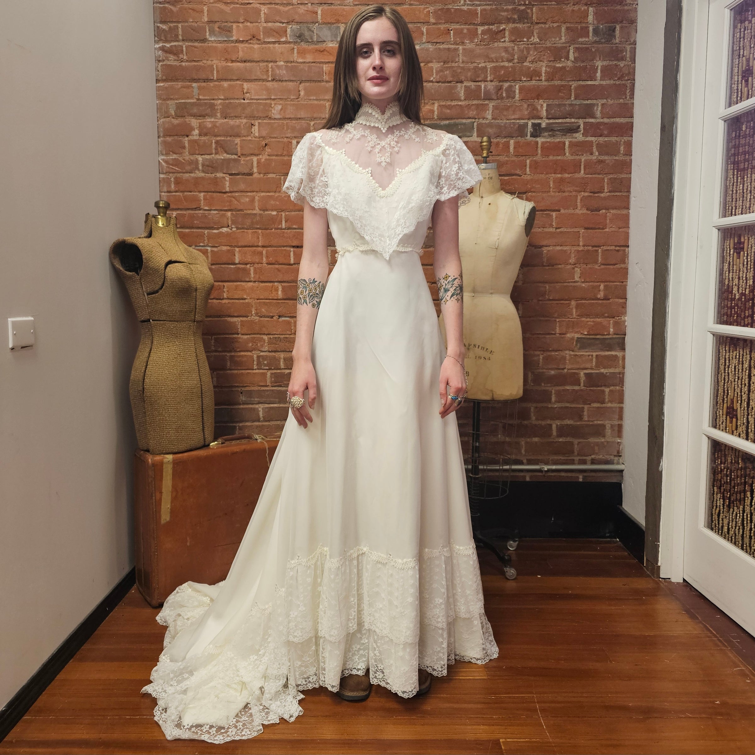 Vintage 70s Sweetheart High Neck Wedding Dress | Good Eye Vintage 70s Sweetheart High Neck Wedding Dress | Good Eye